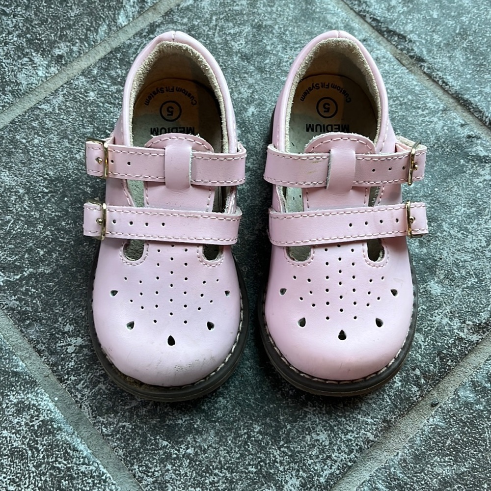 Baby Girl Light Pink Leather FootMates Shoes - Size 5